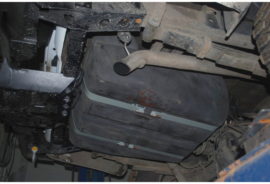 Дополнительный полиэтиленовый топливный бак 105 л для Ford Ranger 2011+