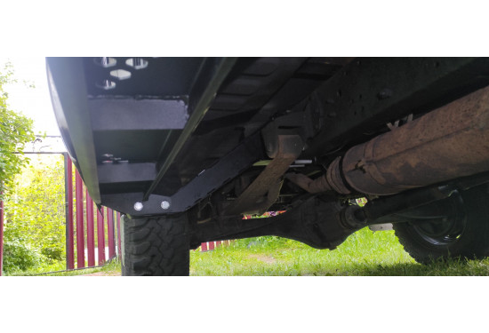 Силовые пороги АМЗ для ГАЗель Соболь 4х4 1998+ (подходят для увеличенных, пластиковых баков)