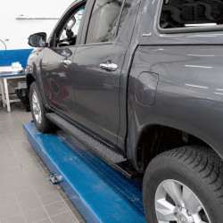 Силовые пороги АМЗ для Toyota Hilux 2015-2020