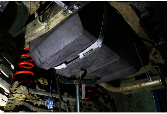 Дополнительный полиэтиленовый топливный бак 100 л для Toyota Land Cruiser 100 и Lexus LX470