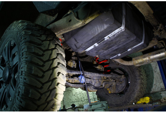 Дополнительный полиэтиленовый топливный бак 100 л для Toyota Land Cruiser 100 и Lexus LX470