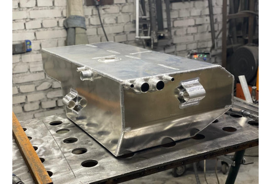 Дополнительный алюминиевый топливный бак 120 - 150 л АМЗ для Toyota Land Cruiser 80 / 100 / 105 и Lexus LX 470