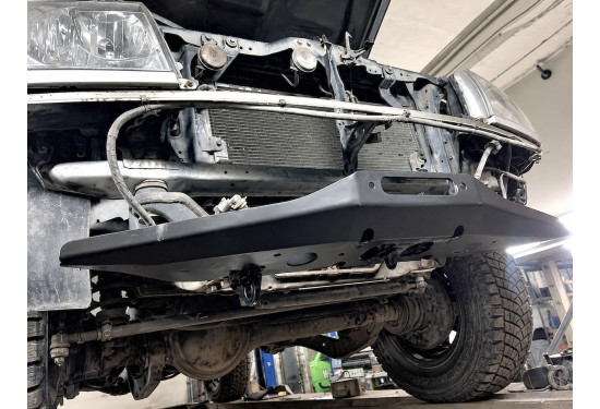 Площадка под лебёдку АМЗ в штатный бампер Toyota Land Cruiser 105