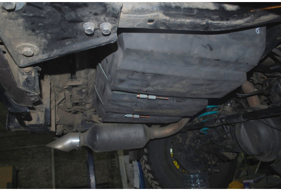 Дополнительный полиэтиленовый топливный бак 90 л для Toyota Land Cruiser 200