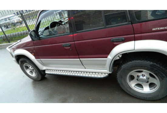 Силовые пороги для Mitsubishi Pajero 2 (5 дверей)