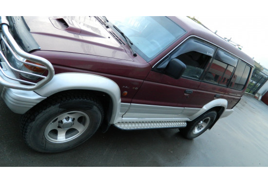 Силовые пороги для Mitsubishi Pajero 2 (5 дверей)