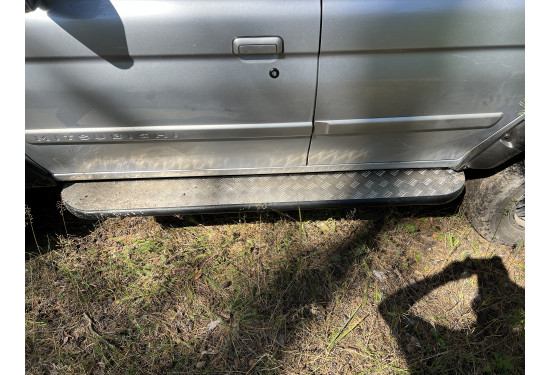 Силовые пороги для Mitsubishi Pajero Sport 1996-2008