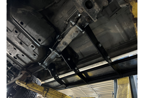 Силовые пороги для Toyota Land Cruiser 105