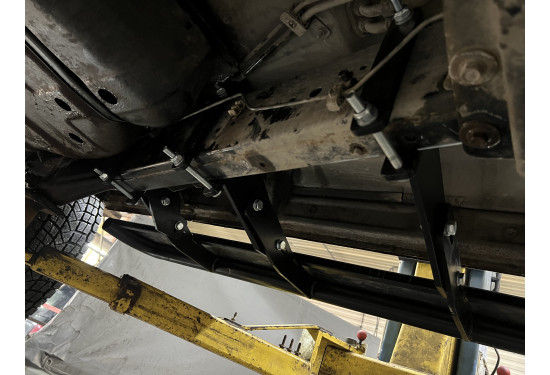 Силовые пороги для Toyota Land Cruiser 105