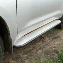 Силовые пороги для Toyota Land Cruiser 200