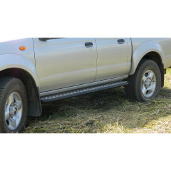 Силовые пороги для Nissan NP300