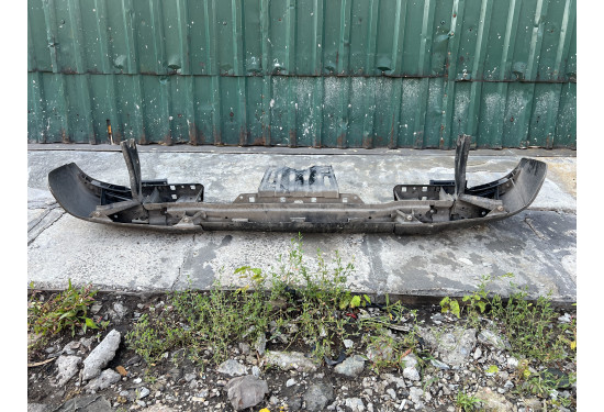 Оригинальный задний бампер для Toyota Hilux 8 поколения (Б/У)