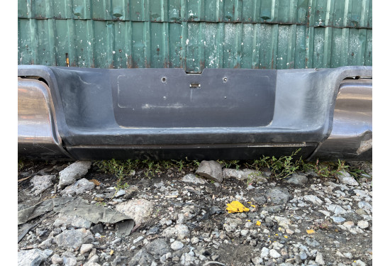 Оригинальный задний бампер для Toyota Hilux 8 поколения (Б/У)