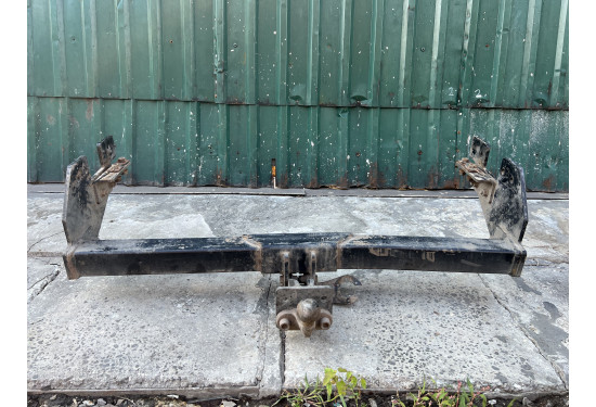 Фаркоп для Toyota Hilux 8 поколения (Б/У)