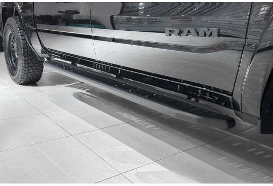 Пороги алюминиевые BMS Travel для Dodge Ram TRX Crew Cab 2018-2025