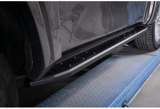 Пороги алюминиевые BMS Travel для Nissan Patrol Y62 2015-2018