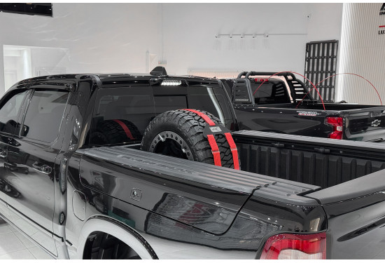 Универсальное крепление запасного колеса в кузов пикапа