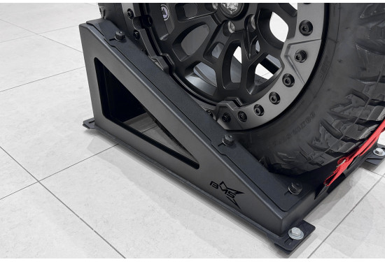 Универсальное крепление запасного колеса в кузов пикапа