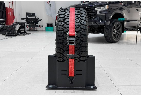 Универсальное крепление запасного колеса в кузов пикапа