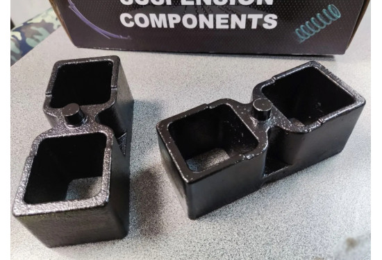 Проставки рессора-мост 50 мм в комплекте со стремянками для Ford Ranger 2006-2024 и Mazda BT-50 2006-2020