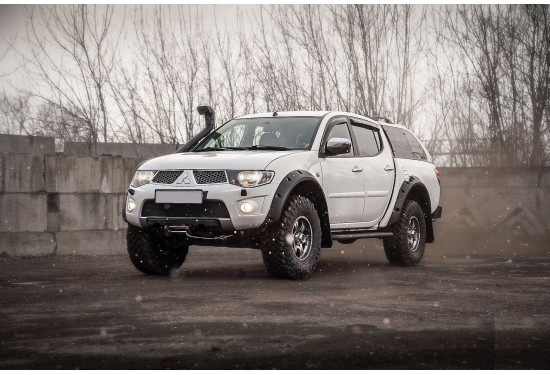 Расширители колёсных арок для Mitsubishi L200 2006-2015