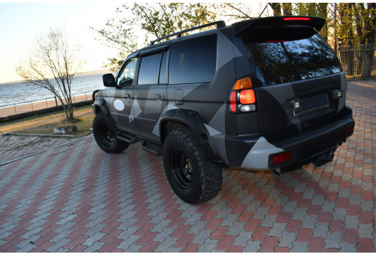 Расширители колёсных арок для Mitsubishi Pajero Sport I (1998-2007) (под силовой бампер)