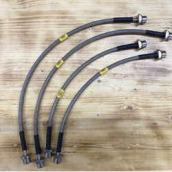 Комплект армированных тормозных шлангов для Toyota Hilux 2015-2024 под лифт 25-50 мм (4 шт.)