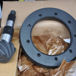 Главная пара 4.375 HF Standard gear для Nissan Patrol Y60 / Y61 H233B передняя