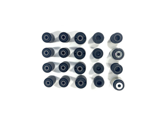 Комплект резиновых сайлентблоков продольных рачагов и панар Ironman для Nissan Patrol Y61 2000+