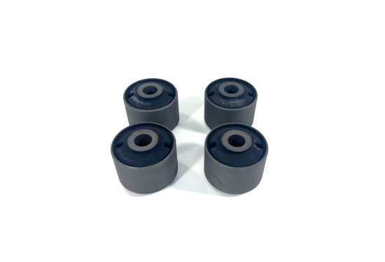 Комплект резиновых сайлентблоков продольных рачагов и панар Ironman для Nissan Patrol Y61 2000+