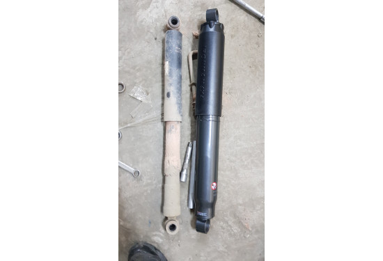 Амортизатор задний Ironman PRO для Toyota Hilux 2015+ лифт до 50 мм (масло)