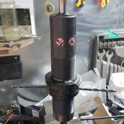 Амортизатор передний Ironman PRO для Toyota Fortuner 2015+ и Toyota Hilux 2015+ лифт до 50 мм (масло)