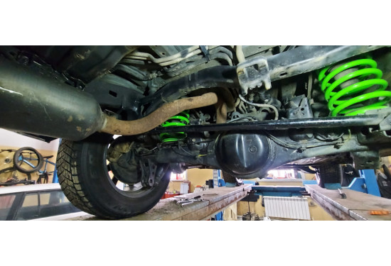 Пружины задние усиленые Ironman для Toyota Land Cruiser 200 лифт 25 мм нагрузка 0-200 кг