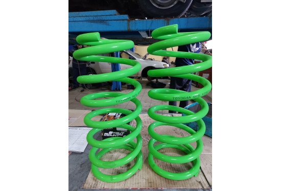 Пружины задние усиленые Ironman для Toyota Land Cruiser 200 лифт 25 мм нагрузка 0-200 кг