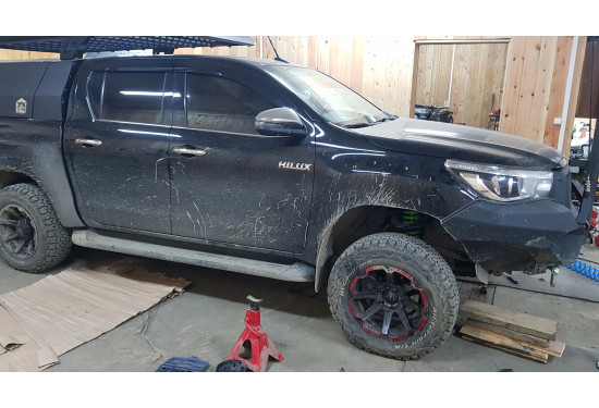 Комплект усиленной подвески Ironman Foam Cell Pro для Toyota Hilux 2015+ нагрузка перед 50-110 кг зад 200-400 кг лифт 45 мм