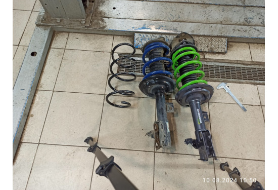 Стойка в сборе передняя левая Ironman для Toyota RAV4 2019+ лифт до 50 мм (газовая)