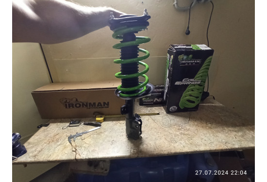 Стойка в сборе передняя левая Ironman для Toyota RAV4 2019+ лифт до 50 мм (газовая)