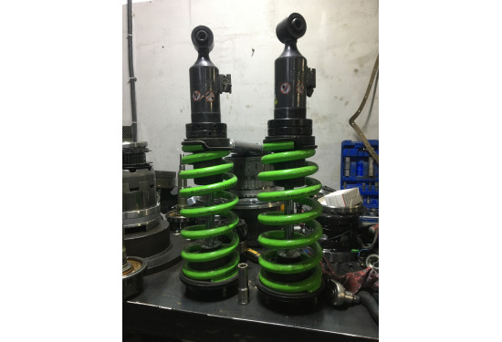 Амортизатор передний Ironman PRO для Mitsubishi L200 2006+ и Mitsubishi Pajero Sport 3 лифт до 50 мм (масло)