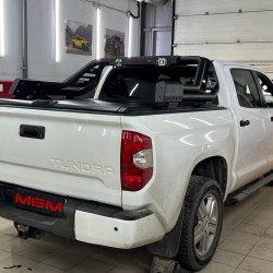 Механическая роллета для Toyota Tundra 2007-2021 CREW MAX 5.5 FT