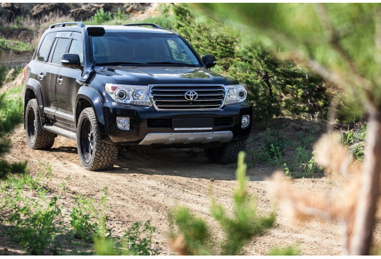 Накладка переднего бампера для Toyota Land Cruiser 200 2012-2015