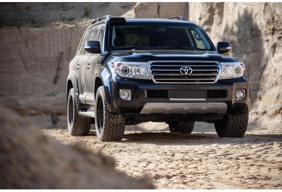 Накладка переднего бампера для Toyota Land Cruiser 200 2012-2015