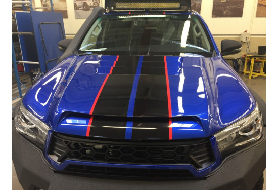 Пластиковый капот Toyota Hilux 2015+