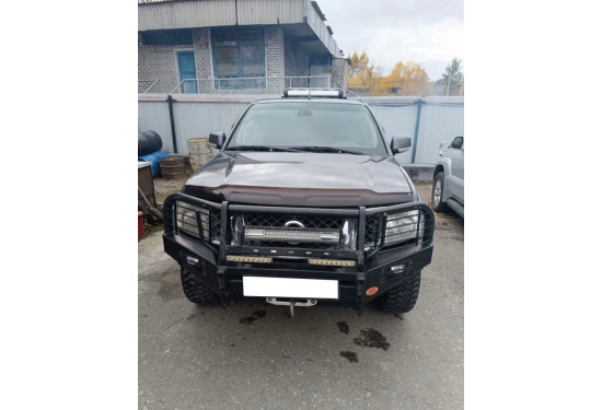 Бампер силовой передний OJ серии "ТРОФИ" для Nissan Navara D40 / Pathfinder R51 2010-2015 с кенгурином и противотуманными фарами