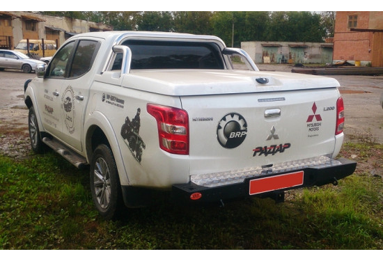 Бампер силовой задний OJ серии "ТРОФИ" для Mitsubishi L200 2015-2019 с квадратом под фаркоп