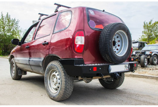 Бампер силовой задний OJ серии "ТРОФИ" для Chevrolet NIVA с квадратом под фаркоп