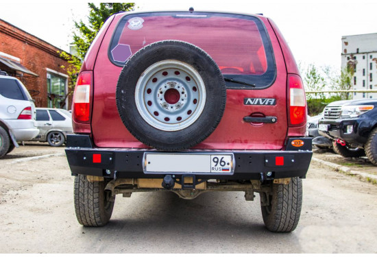 Бампер силовой задний OJ серии "ТРОФИ" для Chevrolet NIVA с квадратом под фаркоп