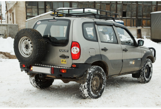 Бампер силовой задний OJ серии "ТРОФИ" для Chevrolet NIVA с калиткой под запаску и квадратом под фаркоп