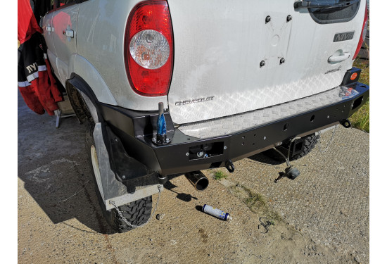 Бампер силовой задний OJ серии "ТРОФИ" для Chevrolet NIVA с калиткой под запаску и квадратом под фаркоп