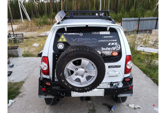 Бампер силовой задний OJ серии "ТРОФИ" для Chevrolet NIVA с калиткой под запаску и квадратом под фаркоп