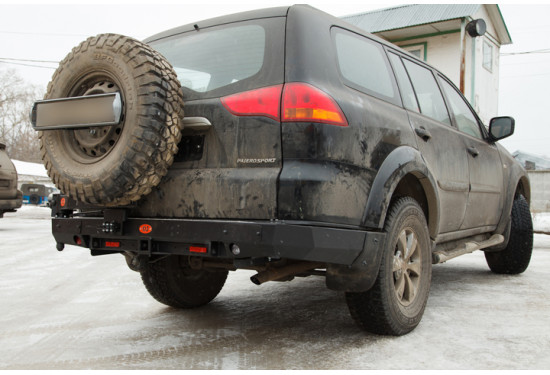 Бампер силовой задний OJ серии "ТРОФИ" для Mitsubishi Pajero Sport 2 с калиткой под запаску и квадратом под фаркоп